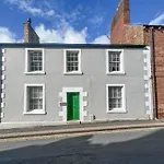 펜션 Church End Cottage, *