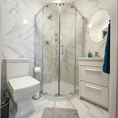 Church End Cottage, Holiday home