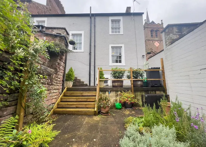 度假居 Church End Cottage,